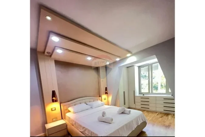 Tirane, jepet me qera apartament 2+1 , 97 m² 1.000 € (Blv Zogu I Pare)