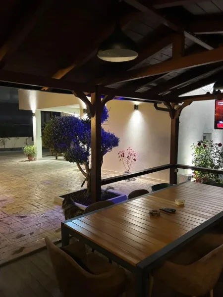 Tirane, jepet me qera apartament 2+1+parkim Kati 1, 60 m² 850 € (Sofra e Ariut ,Rruga e Elbasanit)