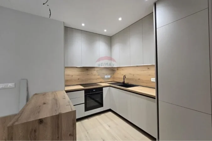 Tirane, shes apartament 2+1 , 99 m² 250.000 € 