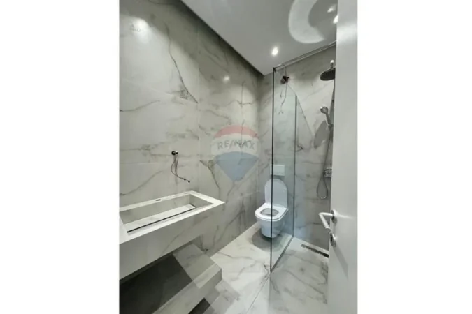 Tirane, shes apartament 2+1 , 122 m² 243.001 € (Rr.Elbasanit)