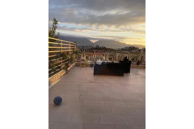 Tirane, shitet apartament 3+1 , 241 m² 335.000 € 