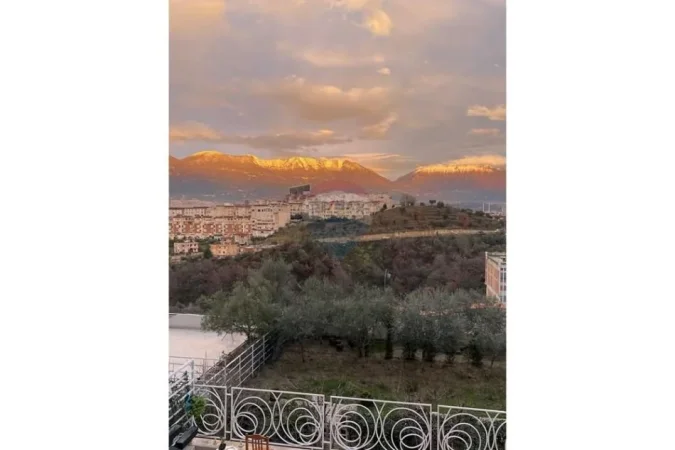 Tirane, shitet apartament 3+1 , 241 m² 335.000 € 
