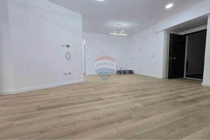 Tirane, shitet apartament 2+1+Ballkon , 95 m² 190.000 € 