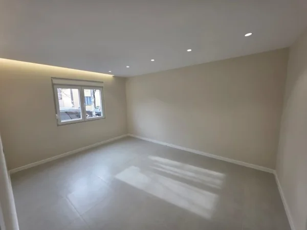 Tirane, shitet 2+1+Ballkon Kati 1, 74 m² 170.000 € (Oxhaku)