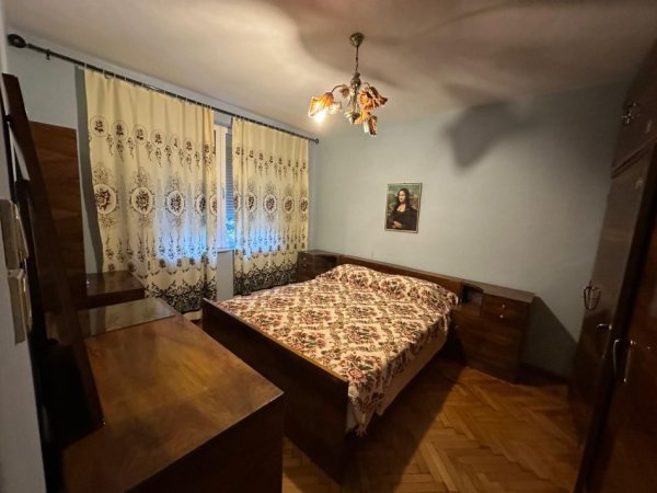 Tirane, jepet me qera apartament 2+1+Ballkon Kati 2, 80 m² 500 € (Myslym Shyri)