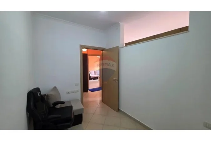 Vlore, shitet apartament 2+1 Kati 5, 88 m² 107.000 € (Rruga Enver Jaho, pran Universitetit Reald, Vlore)