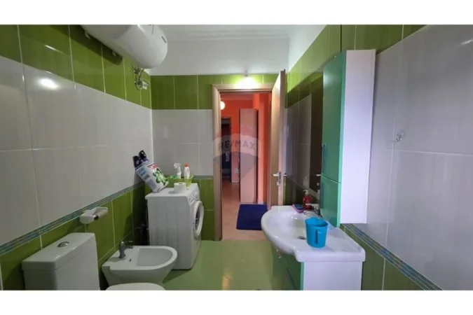 Vlore, shitet apartament 2+1 Kati 5, 88 m² 107.000 € (Rruga Enver Jaho, pran Universitetit Reald, Vlore)
