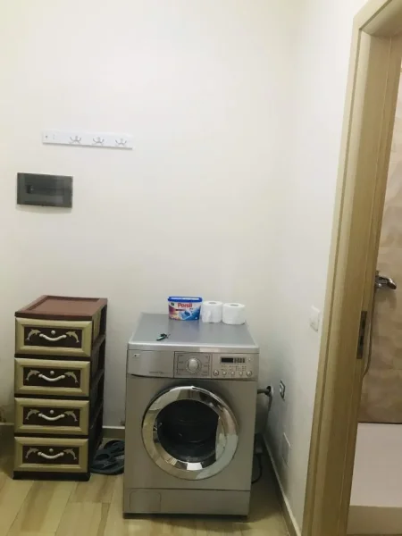Elbasan, jepet me qera nga Pronari, pa-komision apartament 2+1+Ballkon Kati 8, 80 m² 360 €