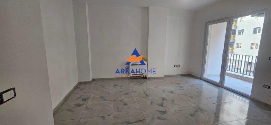 Tirane, jepet me qera zyre Kati 1, 66 m² 623 € 