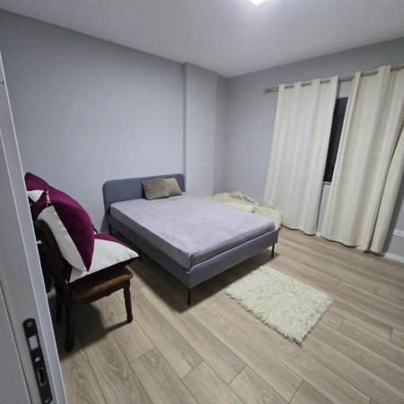 Tirane, jepet me qera apartament 2+1+Ballkon Kati 4, 100 m² 480 € (Fresk)