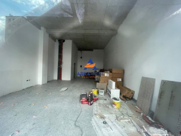 Tirane, jepet me qera ambjent biznesi Kati 0, 80 m² 1.871 € 