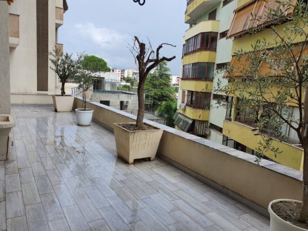 Elbasan, jepet me qera apartament 1+1+Ballkon Kati 1, 48 m² 280 € (https://maps.app.goo.gl/1XuMHsJhdP4SV83v5?g_st=ic)