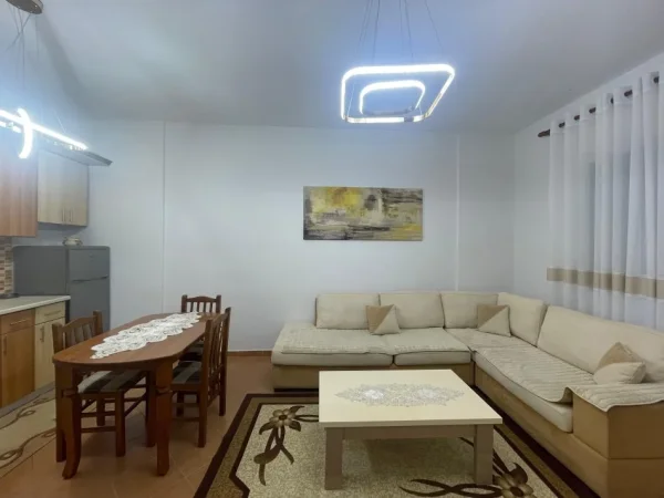 Tirane, jepet me qera apartament 1+1+Ballkon Kati 1, 60 m² 400 € (Inxhinieria Ndertimit)