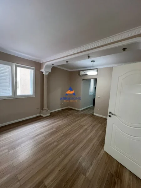 Tirane, shitet apartament 2 Katshe Kati 2, 250 m² 