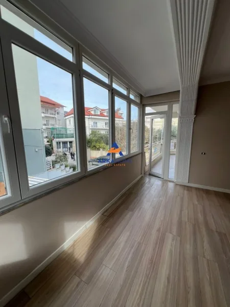 Tirane, shitet apartament 2 Katshe Kati 2, 250 m² 