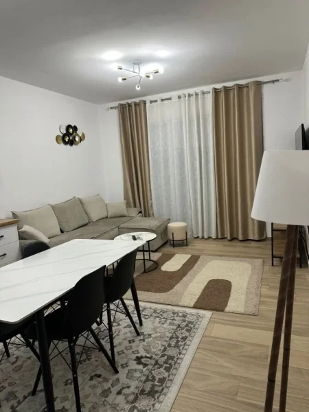 Jepet me qera apartament 2+1 Kati 7, 84 m² 400 € (Univers City)