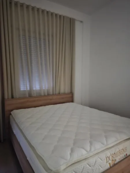 Tirane, jepet me qera apartament 3 Katshe , 170 m² 2.500 € 