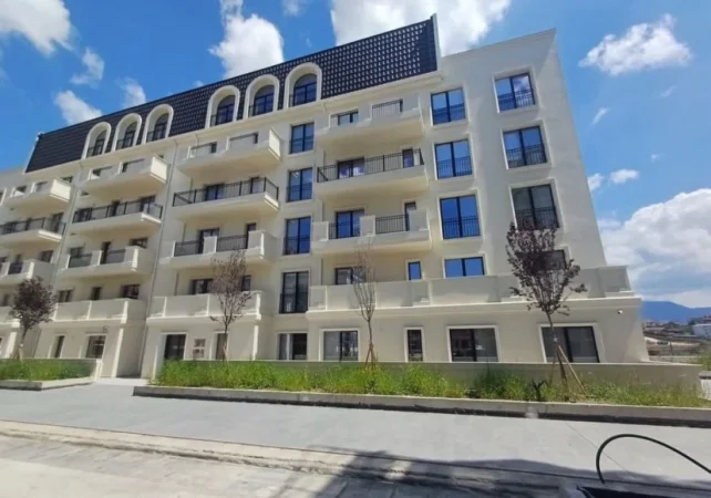 Tirane, shitet apartament 2+1 , 116 m² 