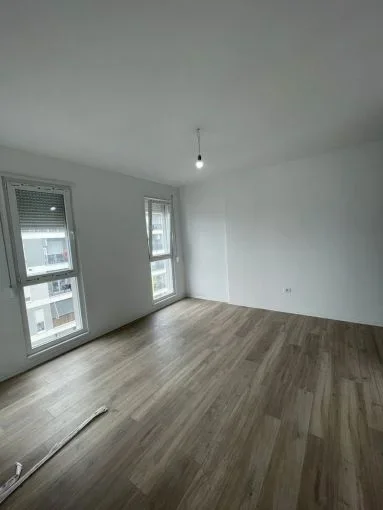 Tirane, shitet apartament 2+1+Aneks+Ballkon Kati 7, 108 m² 134.000 € (kamez , institut)