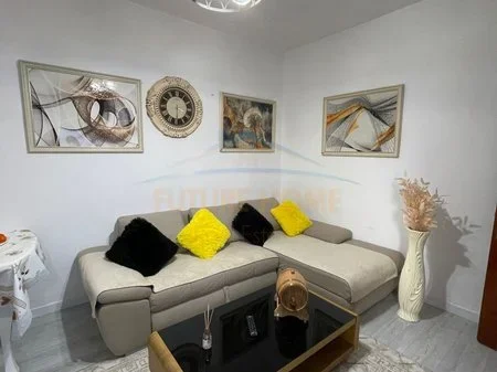 Durres, jepet me qera apartament 2+1+Ballkon Kati 4, 112 m² 400 € 