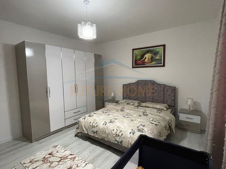 Durres, jepet me qera apartament 2+1+Ballkon Kati 4, 112 m² 400 € 