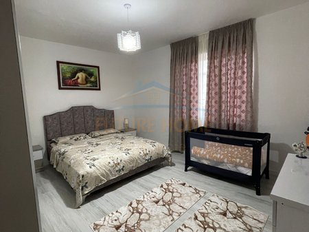 Durres, jepet me qera apartament 2+1+Ballkon Kati 4, 112 m² 400 € 