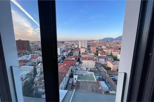 Tirane, jepet me qera apartament 1+1+Ballkon Kati 7, 55 m² 500 € (Universiteti Mjekesise)