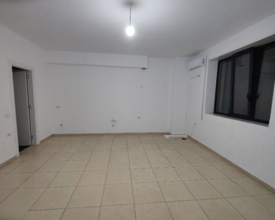Tirane, jepet me qera dyqan Kati 0, 39 m² 370 € (seliva , rruga e dibres)