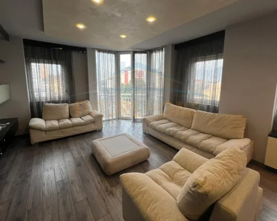 Tirane, jepet me qera apartament 2+1+Ballkon Kati 6, 103 m² 1.000 € (Rruga e Elbasanit, Ambasada Amerikane)