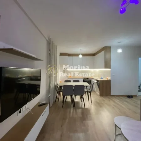 Tirane, jepet me qera apartament 2+1 Kati 5, 80 m² 500 € (Rruga 5 Maji)