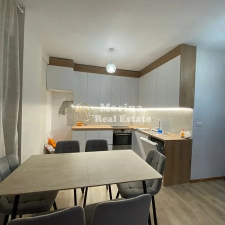 Tirane, jepet me qera apartament 2+1 Kati 5, 80 m² 500 € (Rruga 5 Maji)