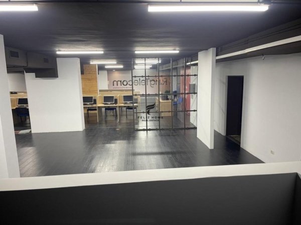 Tirane, jepet me qera dyqan Kati 1, 350 m² 4.000 € (SHESHI WILLSON)