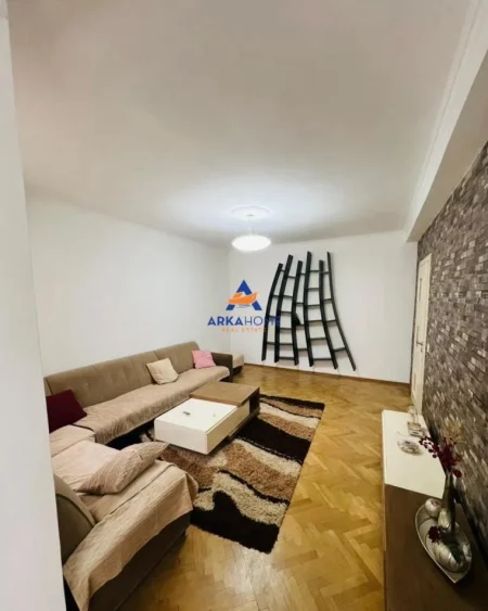 Tirane, jepet me qera apartament 3+1+Ballkon Kati 3, 125 m² 680 € 