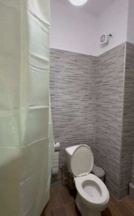 Tirane, jepet me qera apartament 2+1 Kati 4, 100 m² 600 € (Golden Park, Amerikan 3)