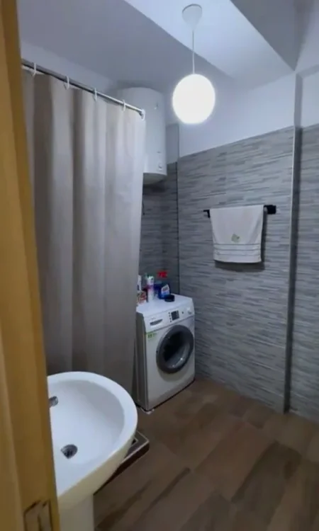 Tirane, jepet me qera apartament 2+1 Kati 4, 100 m² 600 € (Golden Park, Amerikan 3)