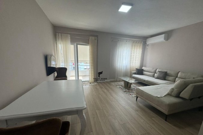 Tirane, jepet me qera apartament 2+1 Kati 4, 100 m² 480 € (FRESKU)