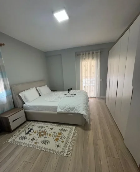 Tirane, jepet me qera apartament 2+1 Kati 4, 100 m² 480 € (FRESKU)