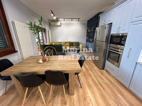 Tirane, jepet me qera apartament 1+1 Kati 4, 68 m² 450 € (Fresku)