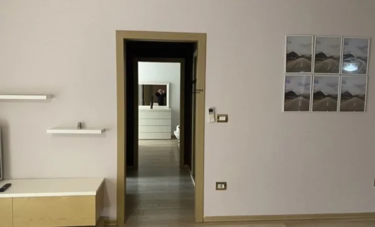 Tirane, jepet me qera apartament 2+1 Kati 4, 112 m² 700 € (LIQENI I THATE)