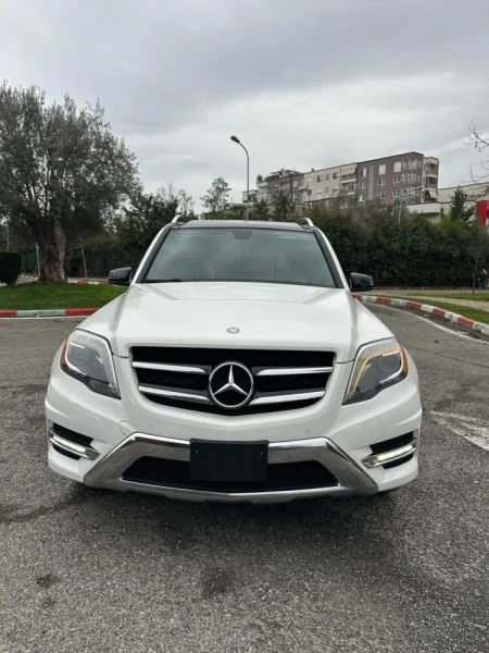 Tirane, shes SUV MERCEDES BENZ GLK FULL OPTION 250 Nafte, e bardhë automatik Klima 190.000 km