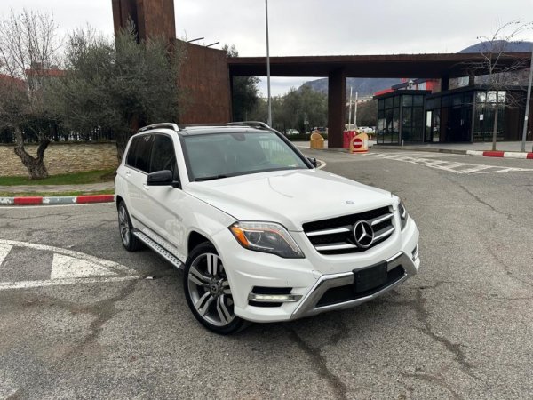 Tirane, shes SUV MERCEDES BENZ GLK FULL OPTION 250 Nafte, e bardhë automatik Klima 190.000 km