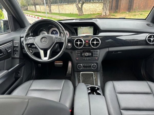 Tirane, shes SUV MERCEDES BENZ GLK FULL OPTION 250 Nafte, e bardhë automatik Klima 190.000 km