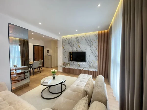 Tirane, jepet me qera apartament 1+1+Ballkon Kati 9, 65 m² 500 € (Rezidenca Kinoblock)