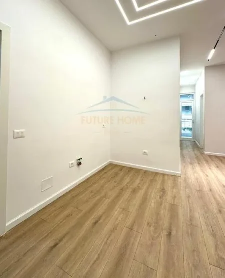 Shitet , Apartament 1+1 Unaza e re, Tirane