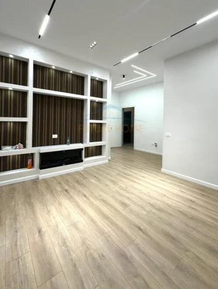 Shitet , Apartament 1+1 Unaza e re, Tirane