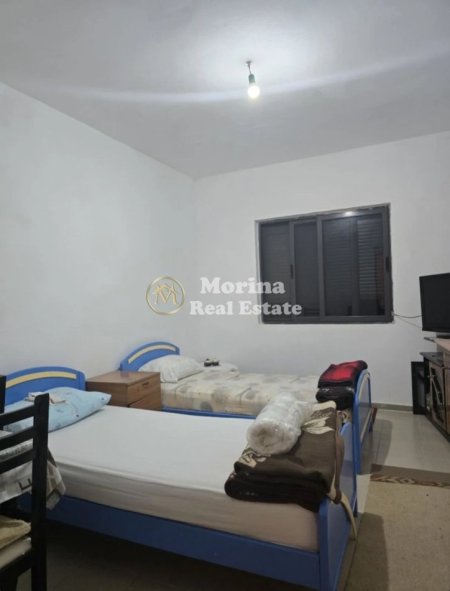 Tirane, jepet me qera shtepi 1+1 Kati 1, 50 m² 300 € (Vasil Shanto)