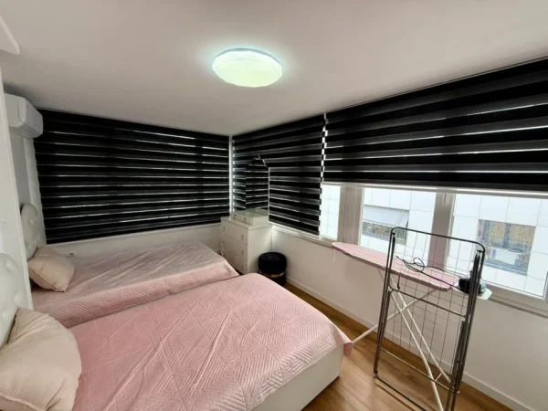 Tirane, jepet me qera apartament 2+1 Kati 5, 136 m² 1.000 € (Frosina Plaku)