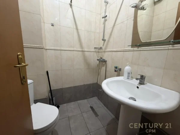 Tirane, shitet apartament 1+1 Kati 2, 78 m² 179.000 € (Pazari i Ri)