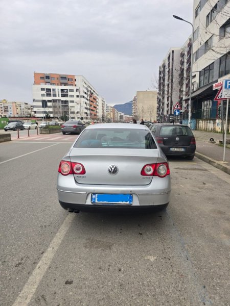Tirane, shes makine Volkswagen Passat Nafte, gri metalizato automatik Klima 240.000 km 4.700 €