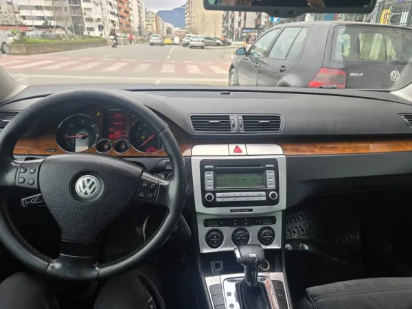 Tirane, shes makine Volkswagen Passat Nafte, gri metalizato automatik Klima 240.000 km 4.700 €